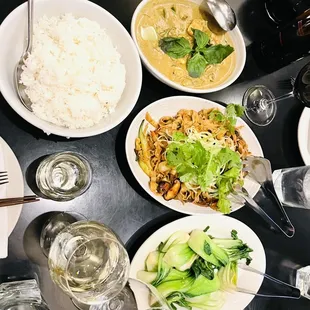 Mongolian Noodles, Baby Bok Choy, White Rice, Green Curry Chicken, Sauvignon Blanc