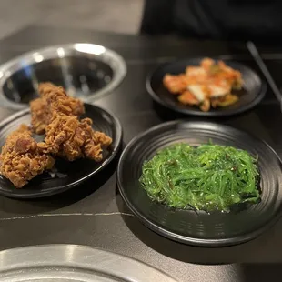 I love the crispy Korean fried chicken and the seaweed. Both very tasty.
