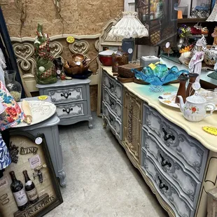 An incredible bedroom set I bought