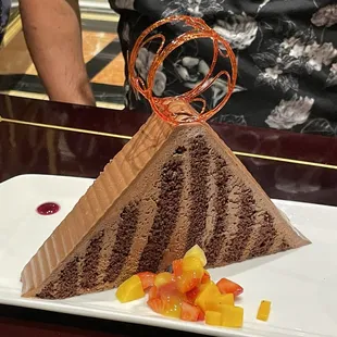 Dry, grainy, chocolate cake. Presentation 10, taste 2.