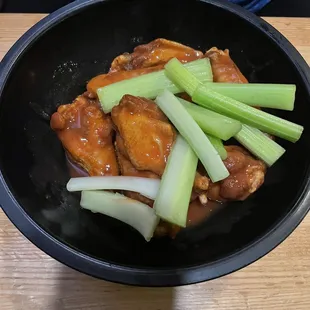 Eight piece traditional buffalo medium wings