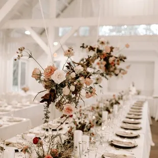 The Wild Mother's unique style and creativity often produces the most creative and wonderful scenes for weddings.