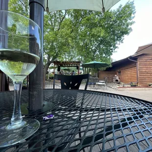 Itasca wine and live music