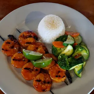 Honey Sriracha Grilled Shrimp Skewers