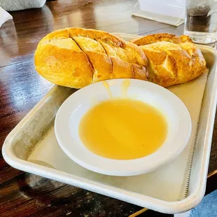Beer Cheese Dip with Crusty Bread
