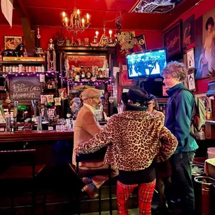 Love this picture of this awesome Lil neighborhood bar. #WildSideWest