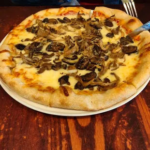 Wild mushroom pizza