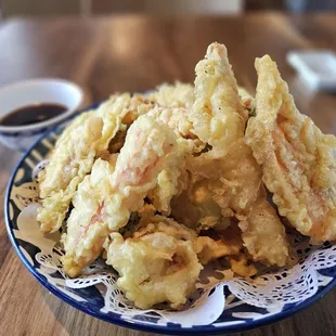 Mixed seafood tempura