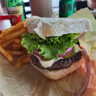 Jalapeno burger was AWESOME!!! Great fries!!!