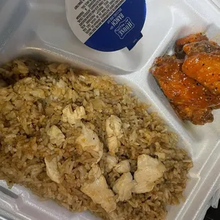 5 maybe 6 pc hot w/ lemon pepper sprinkles chicken fried rice no veggies w/drink