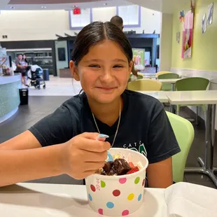 The 20 oz cup. Her fav is cheese cake