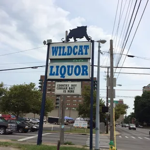 a sign for wildcat liquor
