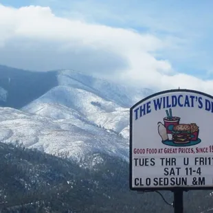 a sign for the wildcat's den