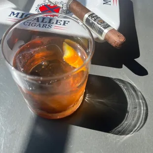 Cinco cuatro cigar + old fashioned