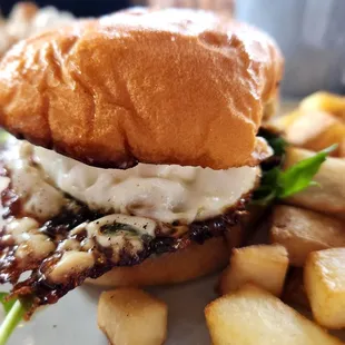 Wilde Crab Cake Sandwich