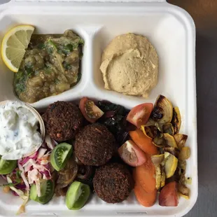 Summer Yummy Bowl with Falafel