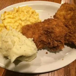 Fried Chicken, mash taters, mac and cheese.
