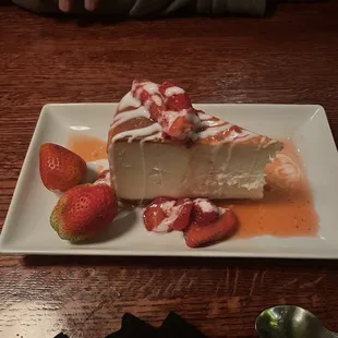 Strawberry cheesecake with white chocolate drizzle