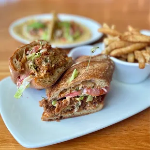 Oyster Po&apos; Boy Sandwich