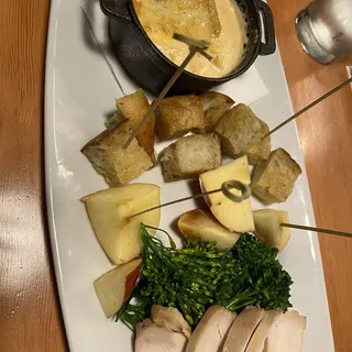Face Rock Cheddar Fondue