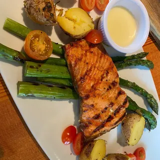 Simply Grilled Seasonal Salmon