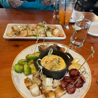 Face Rock Cheddar Fondue