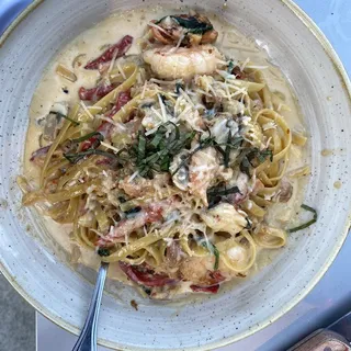 Northwest Seafood Fettuccine Alfredo