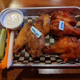 Two sauce flavors: crispy chicken wings for $1.89 each.