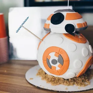 a bb - 8 cake