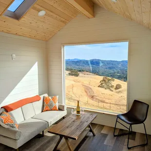 Valley View cabins provide giant picture windows to take in the views of the sunrises and sunsets over the rolling Sierra Nevada foothills.