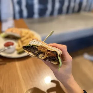 Burger (inside)