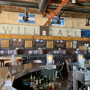 the bar area of a restaurant