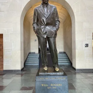 Will Rogers bronze statue
