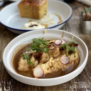 Shrimp and grits (just ask for them if not on the menu) 10/10