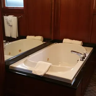 The oversized tub didn't get any use.. we liked the shower a lot.