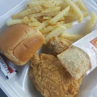 2 piece dark with only 2 packets of ketchup. DO BETTER WILLIAMS! Yummy chicken and pie!