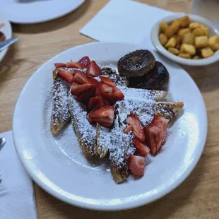 French Toast with Fresh Strawberries