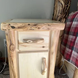 Nightstands with automatic close
