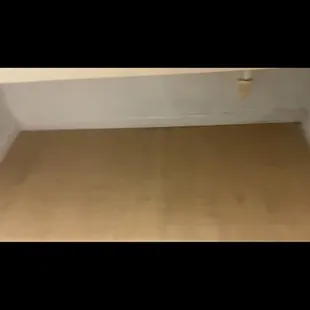 Williamsburg Suites property!  0 out of 10, don't stay there. THIS is how it really looks as June 28, 2024.