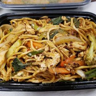 L4. Drunken Lo Mein Lunch Special