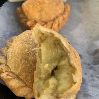 A8. Curry Puff
