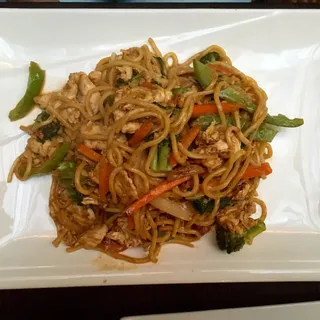 L4. Drunken Lo Mein Lunch Special