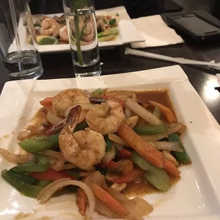 L15. Pad Mamuang Lunch Special