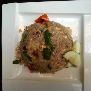 R3. Pineapple Fried Rice
