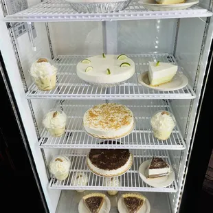 Dessert case