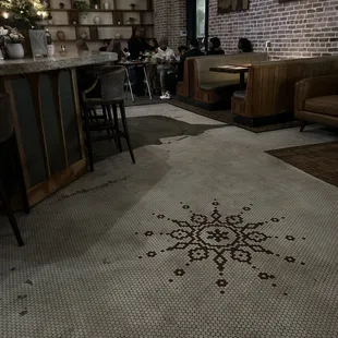 Empty table at 8:20 PM. We&apos;ve been waiting to be seated for 20 minutes.