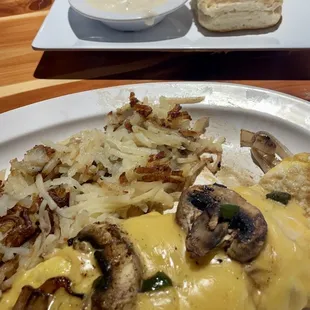 Veggie  Omelette w/ biscuit &amp; gravy