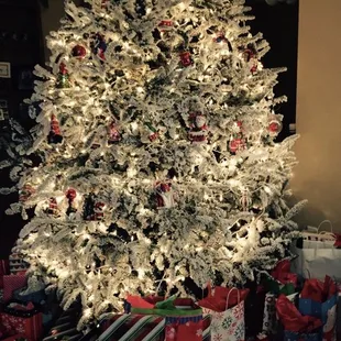 Santa loves Simpson's trees