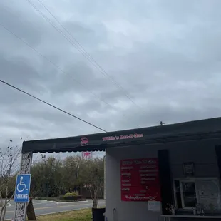 Exterior window for ordering