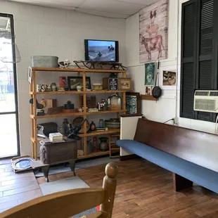 Waiting area to pick up food